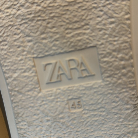 NEW & UNWORN - Zara Man ‘moonboot’ style high-tops - unused film shoot spares - Picture 9 of 13